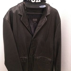 NEW WILSON BLACK LEATHER JACKET AND HAT